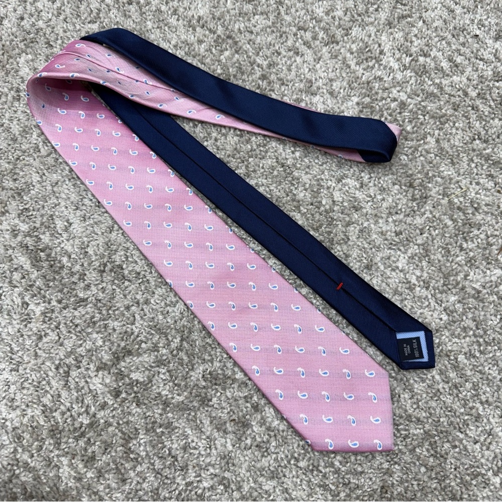 Tommy Hilfiger Silk Necktie Tie  Men's 3" x 61" pink blue paisley